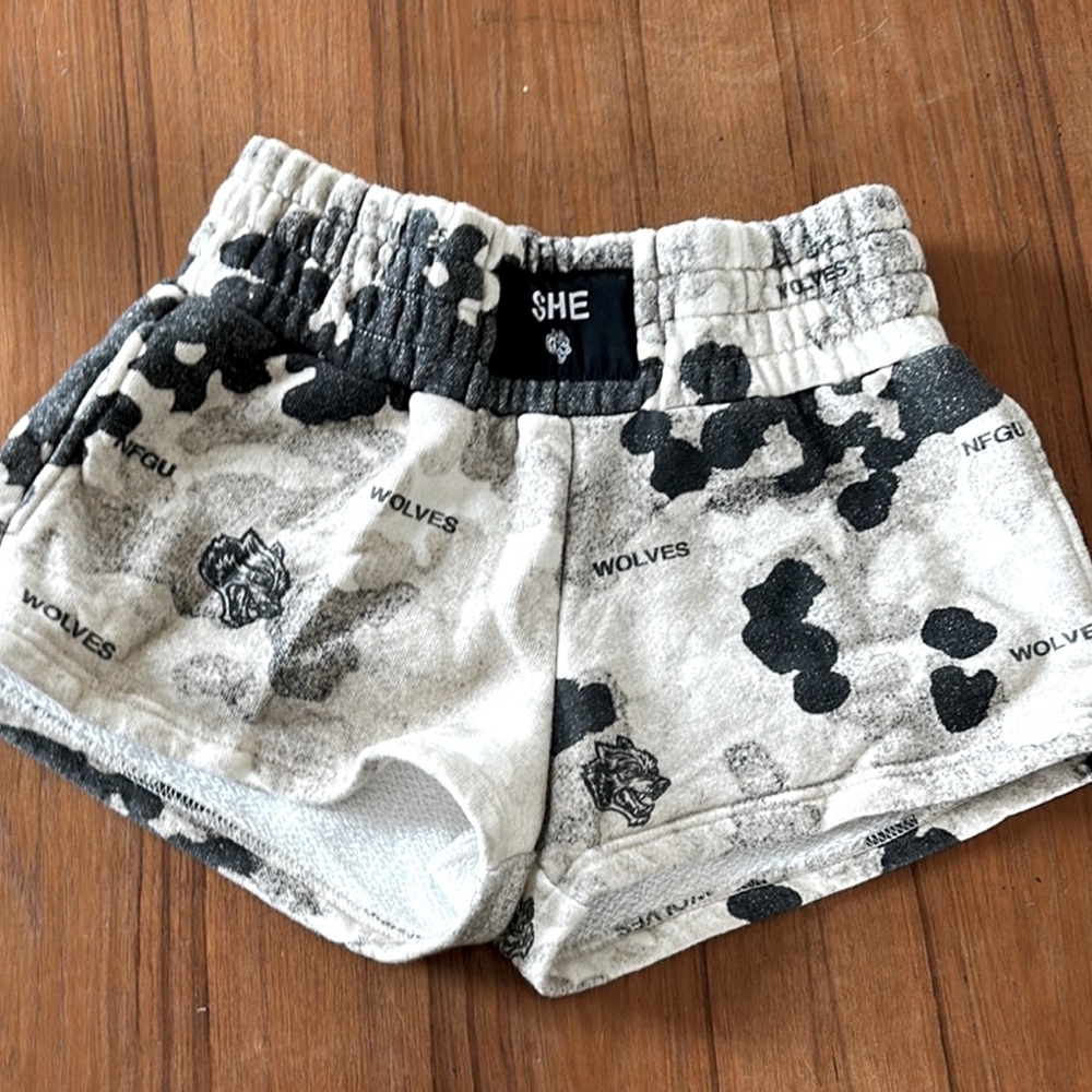 Dark sport shorts